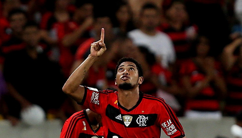 Hernane foi artilheiro do Brasil com a camisa do Flamengo em 2013 (Foto: Ag&ecirc;ncia EFE)