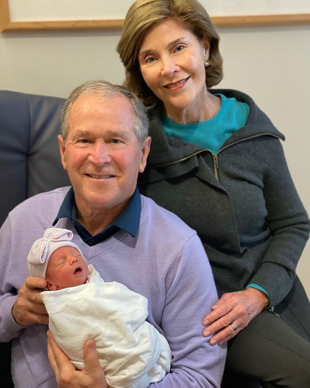 George W. Bush e a mulher anunciam nascimento da neta (Foto: Reprodução / Instagram)