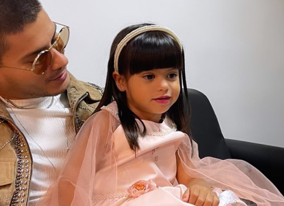 Arthur Aguiar reencontra a filha, Sophia (Foto: Reprodução / Instagram)