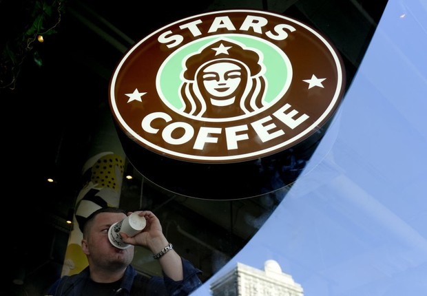 Cafeterias do Starbucks reabriram com o nome Stars Coffee (Foto: Anadolu Agency / Colaborador / Getty Images)