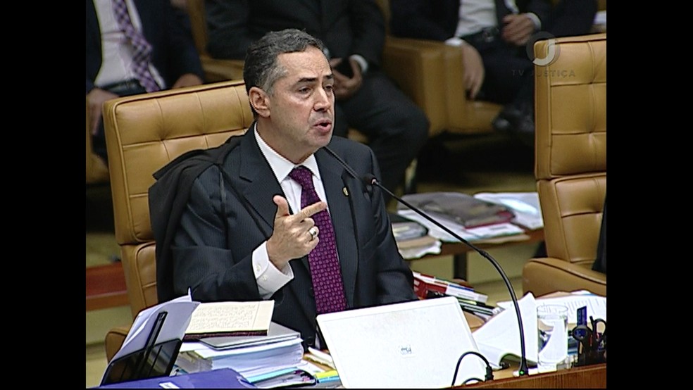 O ministro Luís Roberto Barroso durante julgamento no STF em abril (Foto: Reprodução/TV Justiça)