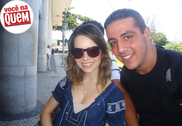 Marlon Benevides e Sandy (Rio de Janeiro – RJ): “Sou fã da Sandy e fui atrás da minha artista no Santos Dumont em um dia de gravação para o programa ‘Esquenta’ aqui no Rio! Super simpática, atendeu todos os fãs!!!!” (Foto: Reprodução )