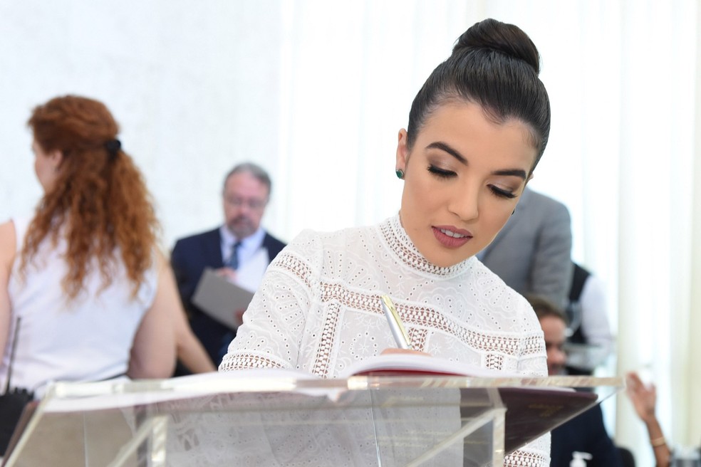 Parlamentar mais jovem eleita no pas, Chiara Biondini, toma posse aps completar 21 anos.  Foto: ALMG / Divulgao