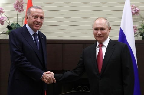 Erdogan e Putin durante encontro em Sóchi, na Rússia, em setembro de 2021 (Foto: EPA via Agência ANSA)