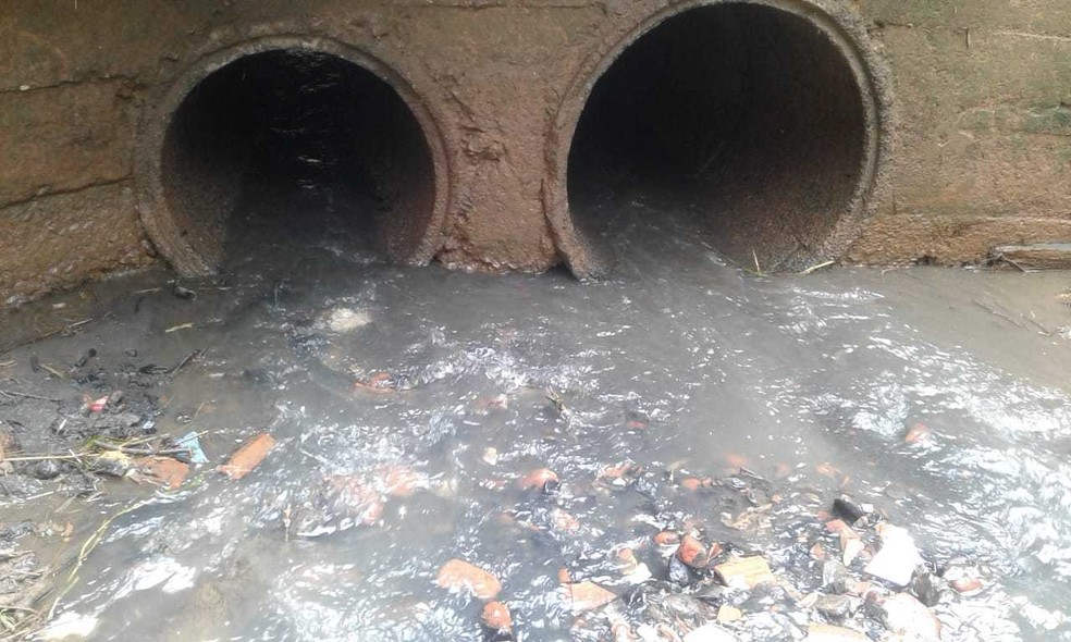 Entupimento de manilhas foram registrados em vários bairros da cidade — Foto: Prefeitura de Viçosa/Divulgação