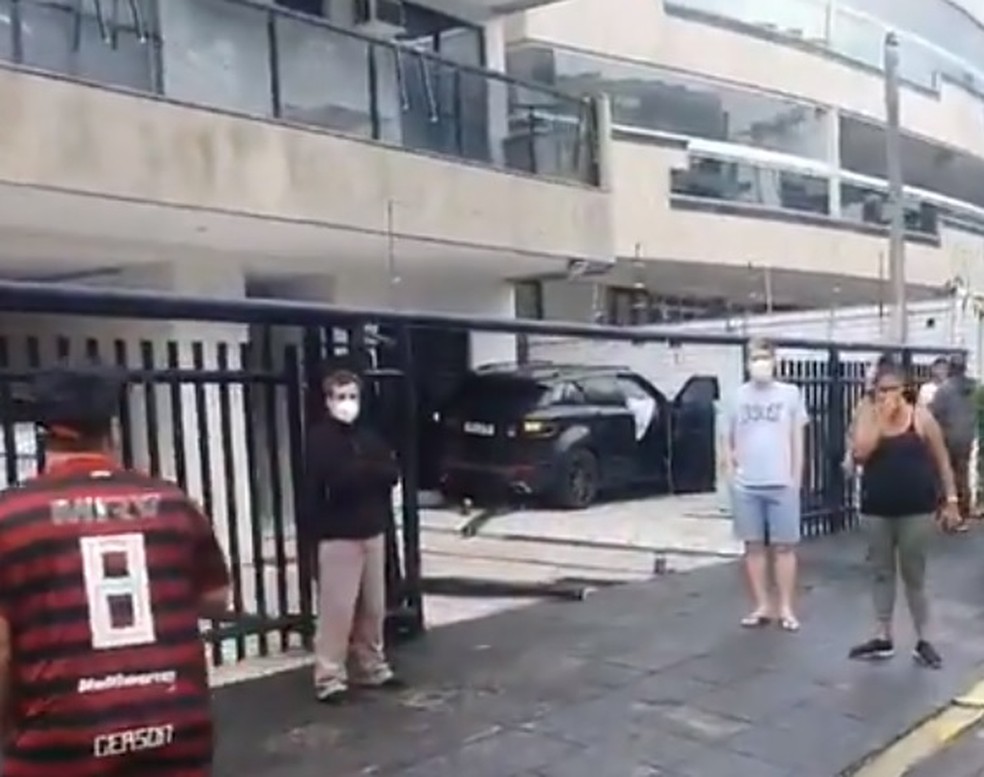 Acidente de carro do zagueiro Léo Pereira, do Flamengo — Foto: Reprodução