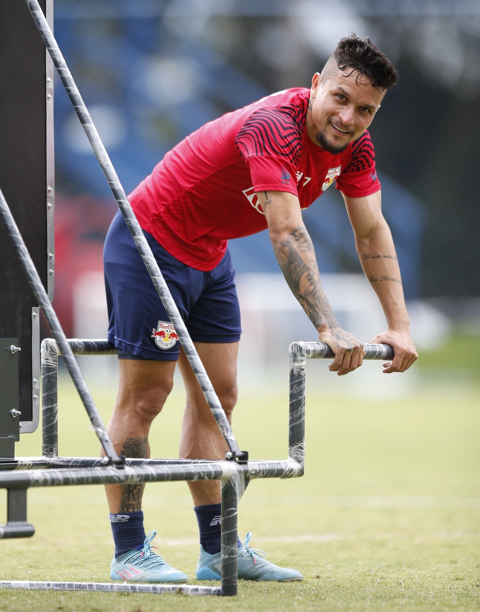 Artur durante treino do Bragantino — Foto: Ari Ferreira/Red Bull Bragantino