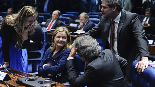 Os senadores Jorge Viana (PT-AC); Lindbergh Farias (PT-RJ); Gleisi Hoffmann (PT-PR) e  Vanessa Grazziotin (PCdoB-AM), durante sessão do julgamento do impeachment (Foto: Marcos Oliveira/Agência Senado)