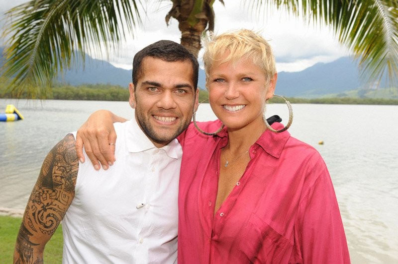 Xuxa com o craque Daniel Alves (Foto: TV Globo/Blad Meneghel)