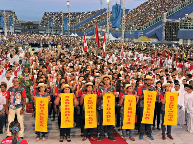 Mensagens foram levadas ao público de 100 mil pessoas durante festa de Pentecostes (Foto: Adneison Severiano/G1 AM)