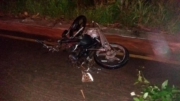 Motociclista morre após ser arremessado a 10 metros durante acidente