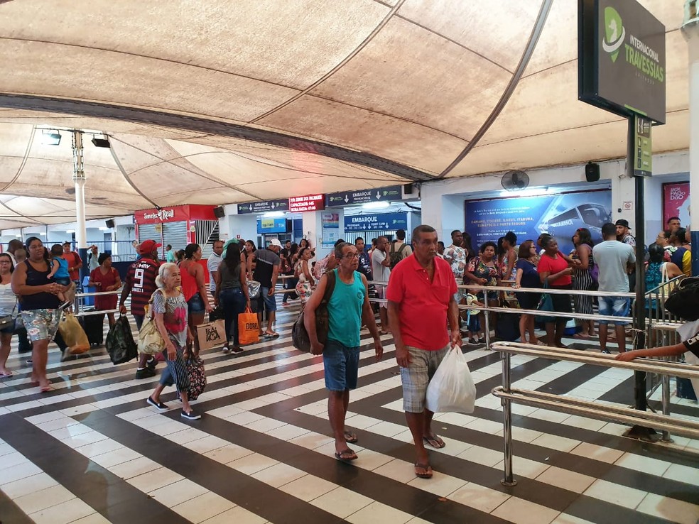 Terminal de São Joaquim, em Salvador — Foto: Naiá Braga/TV Bahia