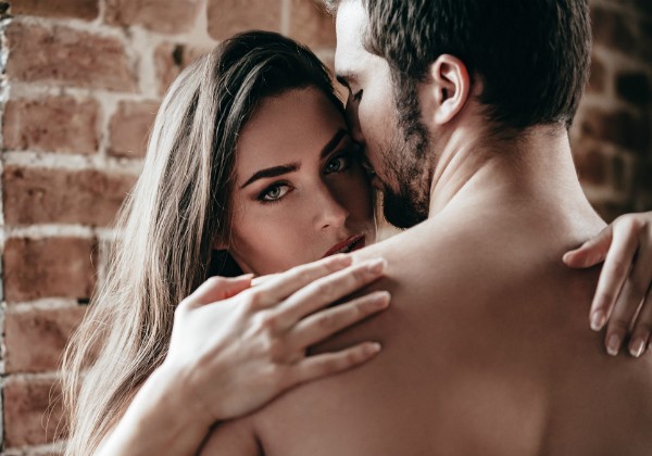 Sexo real: nas redes sociais, casais compartilham vídeos das próprias relações sexuais (Foto: Thinkstock)