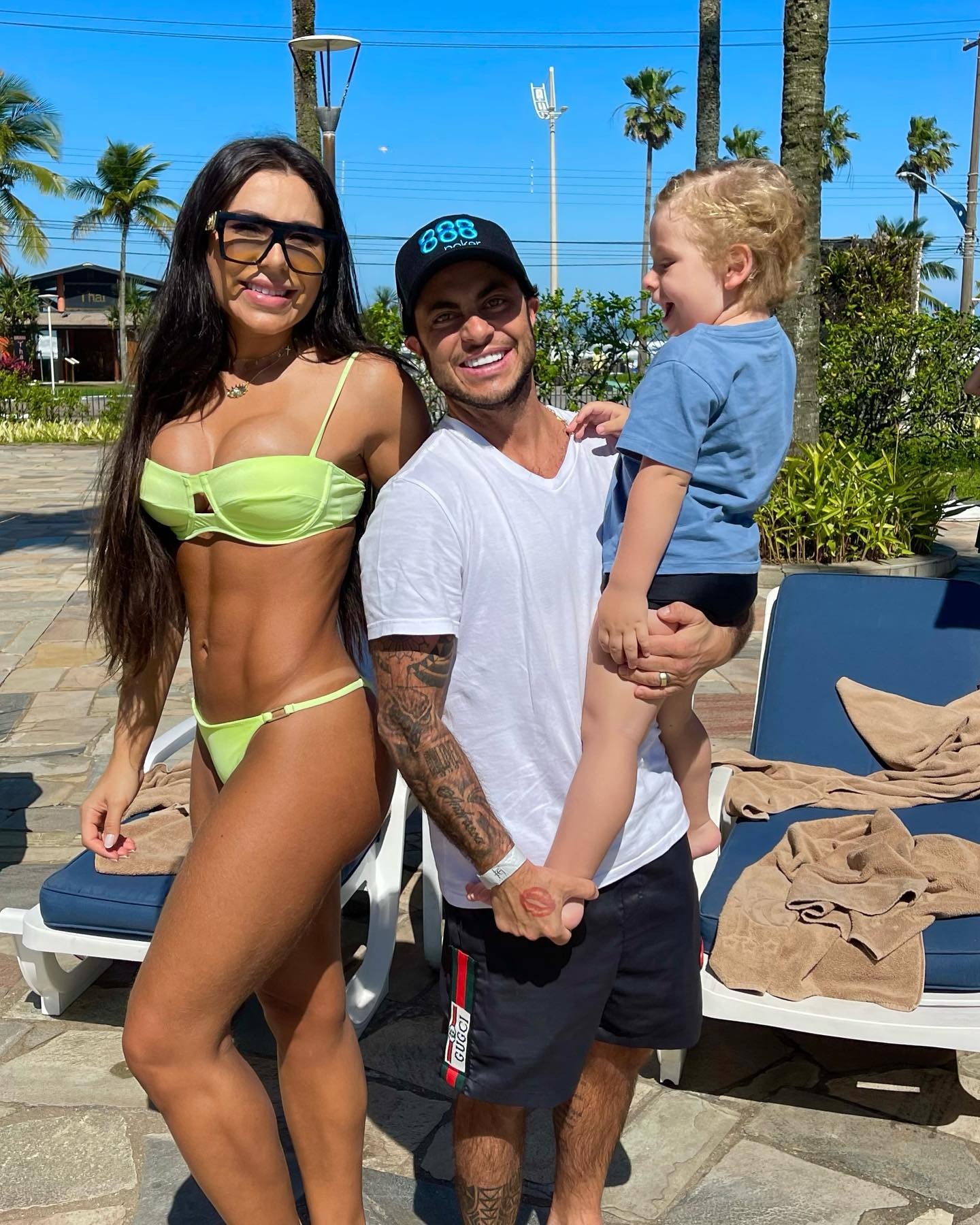 Andressa Ferreira publica fotos sem edição com Thammy e filho (Foto: Reprodução / Instagram)