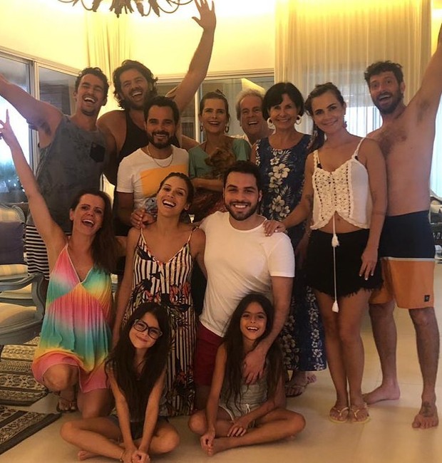Luciano de Camargo e família (Foto: Reprodução/Instagram)