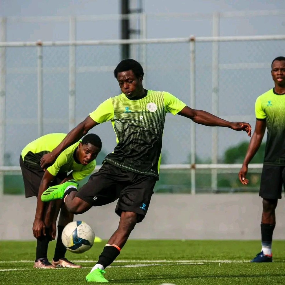 Shola &eacute; o novo refor&ccedil;o do Flamengo para o time sub-20 &mdash; Foto: Divulga&ccedil;&atilde;o