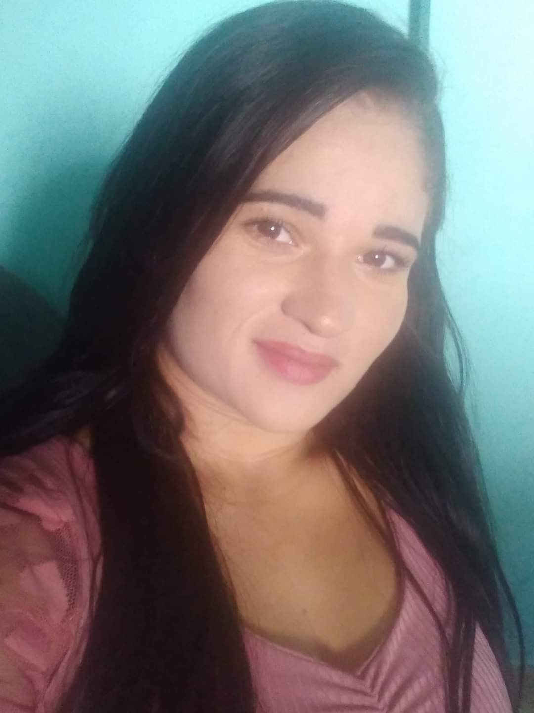 Mulher é morta a tiros dentro de casa em Lajedo