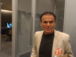 Paulinho Alfaiate foi o sétimo candidato a chegar para o debate da TV Tribuna (Foto: LG Rodrigues / G1)