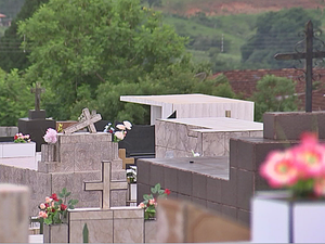 Cemitério de Buri não comporta mais ninguém, segundo moradores (Foto: Reprodução/TV TEM)