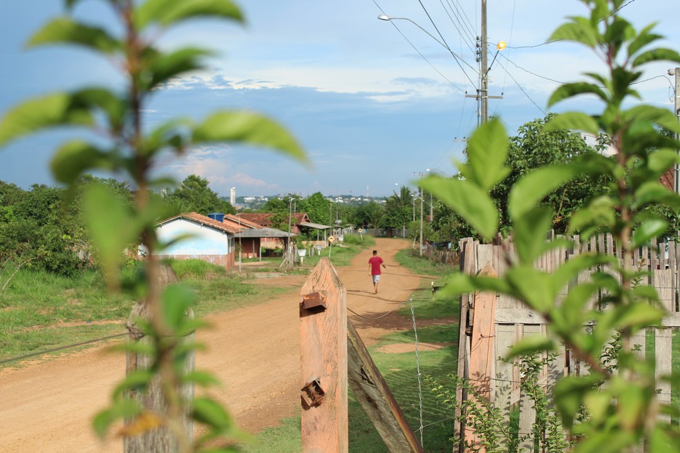 Comunidade de Novo Engenho Velho, distante 8 km de Porto Velho.  — Foto: Pedro Bentes/G1