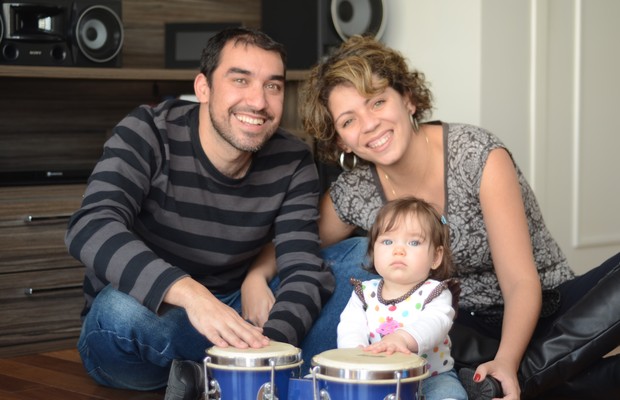 Raul Crespo, Barbara Hilsenbeck e Maria Clara cujo nascimento inspirou o My Musics (Foto: Divulgação)
