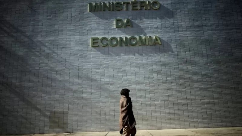 Para o sociólogo Marcelo Medeiros, um desafio para quem vencer as eleições será ampliar a rede de proteção social para a população mais vulnerável (Foto: Reuters via BBC News Brasil)