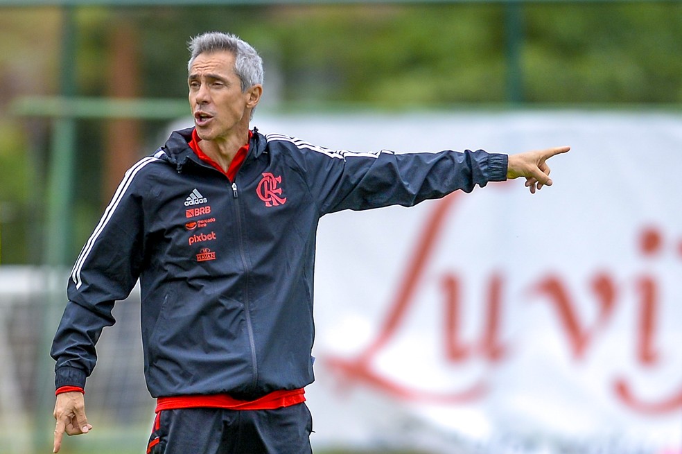 Paulo Sousa comanda treinamento desta sexta-feira no Ninho do Urubu — Foto: Marcelo Cortes/Flamengo