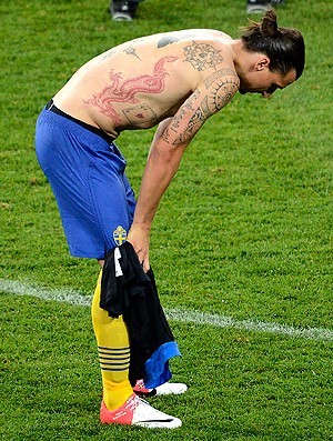 Ibrahimovic na derrota da Suécia para a Inglaterra (Foto: AFP)