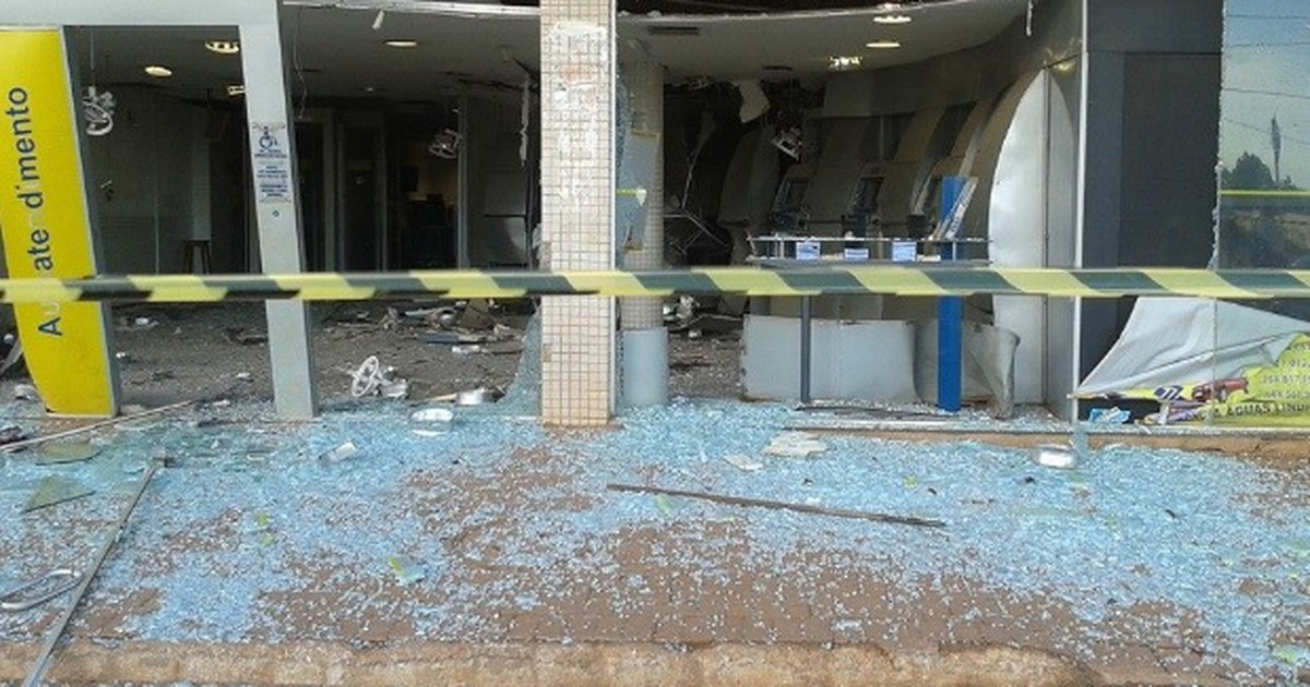 G1 Polícia Prende Três Suspeitos De Explodir Caixas Eletrônicos Em G1 Polícia Prende Três Suspeitos De Explodir Caixas Eletrônicos Em