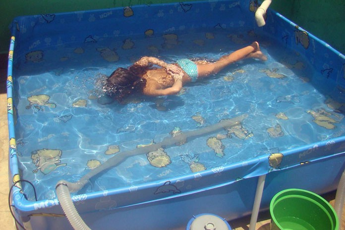 Leitor monta sistema de reuso de água da chuva para encher piscina da filha em São Paulo
