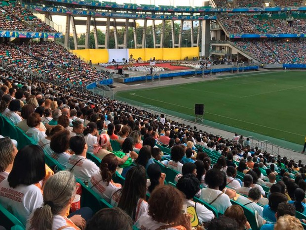 Evento religioso reúne 62 mil pessoas em Salvador; este é o maior público  registrado na Arena Fonte Nova nos últimos 10 anos, Bahia