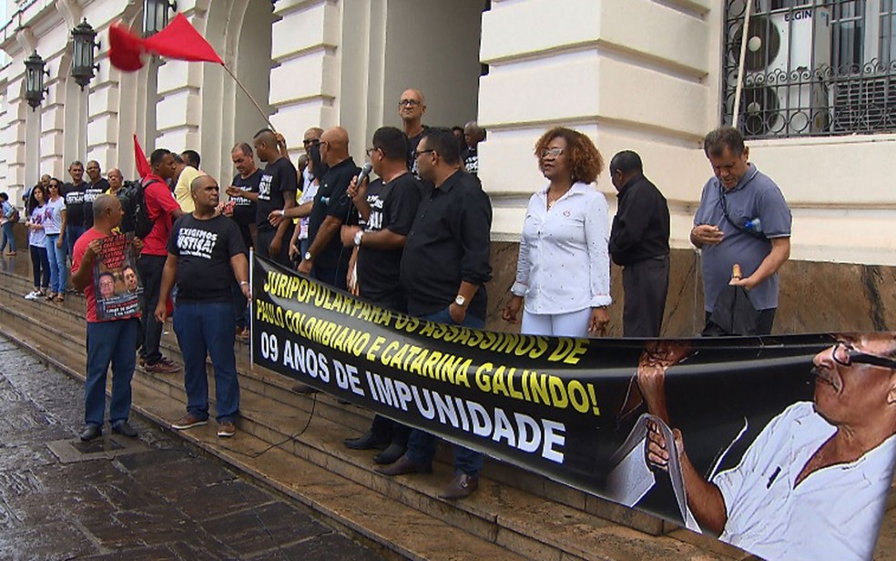 RodoviÃ¡rios e amigos de casal de sindicalistas assassinado fazem protesto para pedir JustiÃ§a na Bahia â?? Foto: ReproduÃ§Ã£o/TV Bahia
