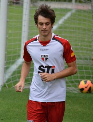 Após ser lateral e volante, Rodrigo Caio quer seguir na zaga em 2014