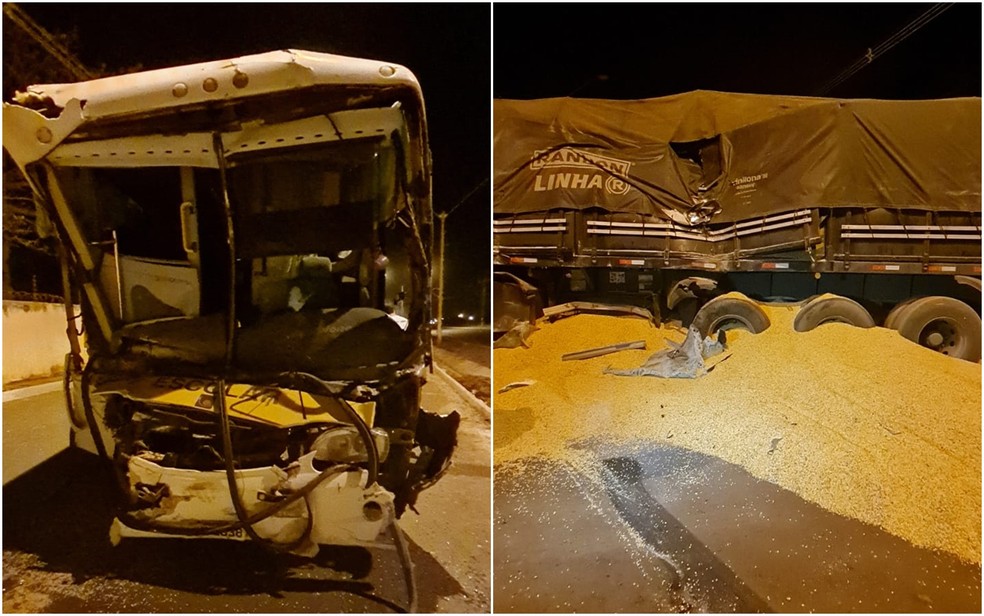 Ônibus ficou com a frente destruída ao bater em carreta em Itumbiara, Goiás — Foto: Reprodução/Corpo de Bombeiros