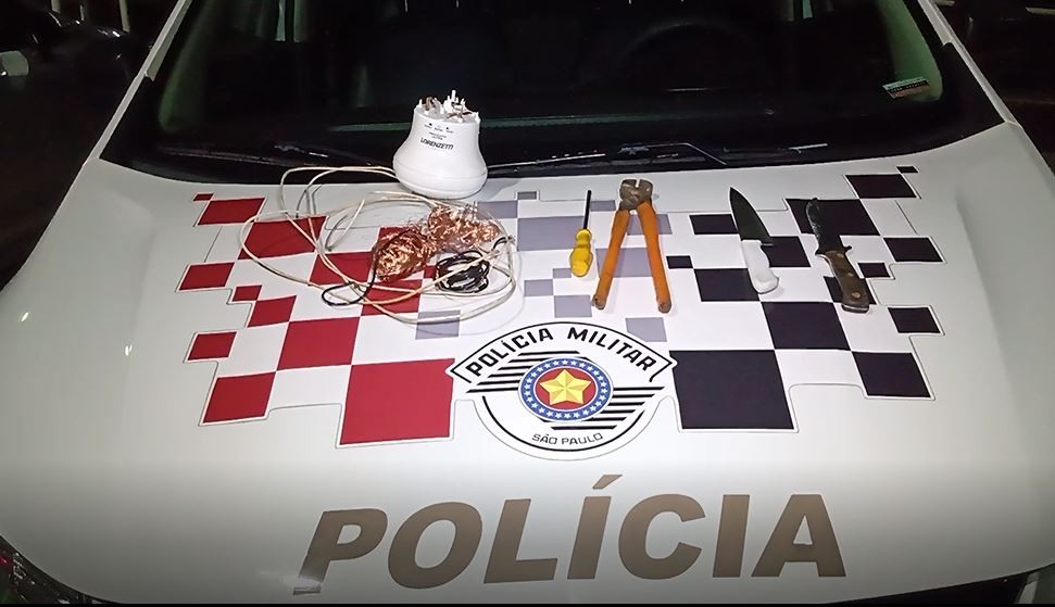 Quarteto é preso após tentar furtar janelas e portão de sala comercial no Cambuí, em Campinas