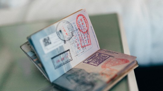 Setor aéreo quer aposentar passaporte de papel e adotar reconhecimento facial