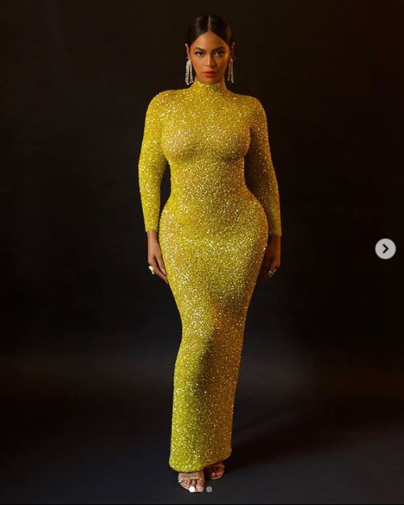 Beyoncé arrasa de vestido dourado em evento de gala e fãs especulam nova  gravidez - Monet | Celebridades