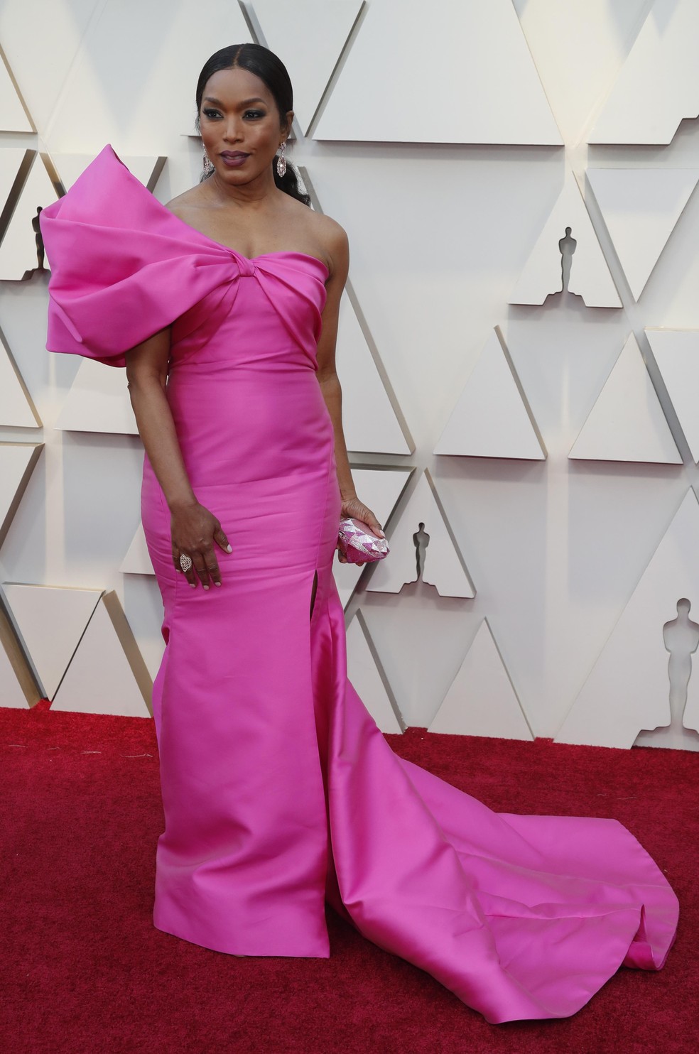 A atriz  Angela Bassett no tapete vermelho do Oscar 2019 — Foto: Mario Anzuoni/Reuters