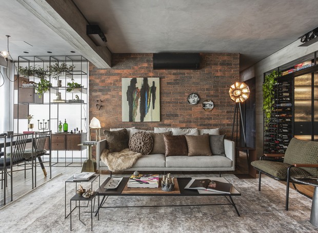 Integração e muitas texturas marcam projeto de apartamento de 120 m² (Foto: Thiago Travesso)