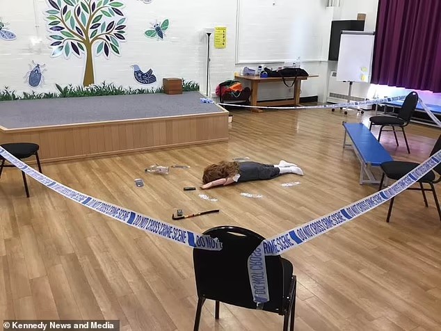 Crianças fizeram atividade inusitada (Foto: Reprodução Daily Mail )