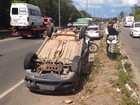 Motorista perde controle do veículo e capota na BR-230 em João Pessoa