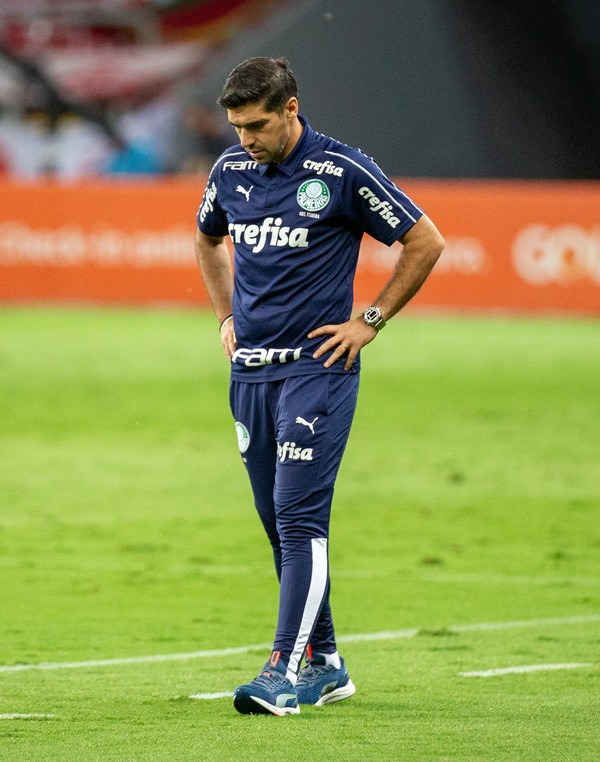 Abel admite atuação ruim do Palmeiras e faz alerta para semifinal da Copa do Brasil