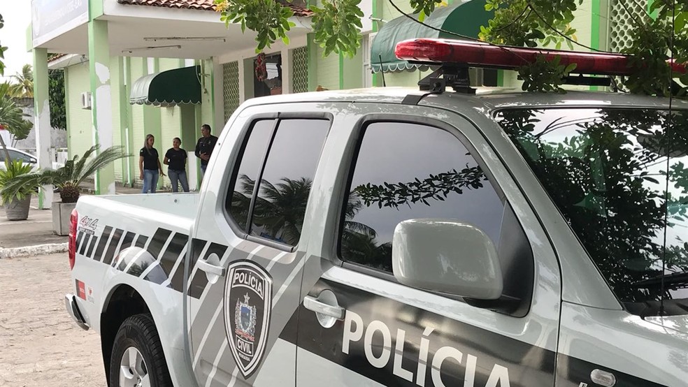 Polícia Civil foi até o Complexo Psiquiátrico Juliano Moreira para apurar morte de comerciante, em João Pessoa (Foto: Walter Paparazzo/G1)