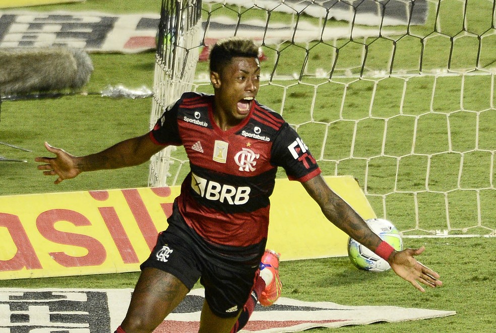 Gol do Bruno Henrique no Morumbi - S&atilde;o Paulo x Flamengo, Brasileir&atilde;o  &mdash; Foto:  Marcos Ribolli