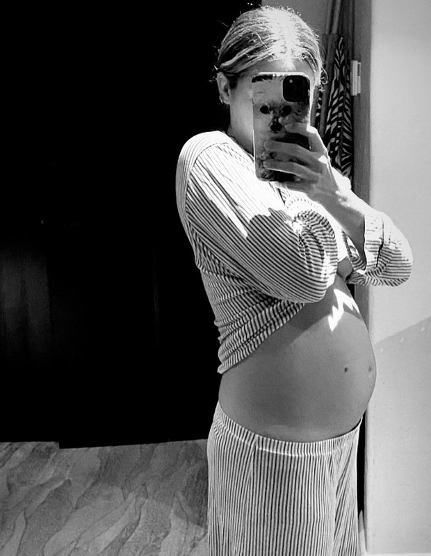 Ashley Tisdale mostra barrigão aos 4 meses de gravidez (Foto: Reprodução/Instagram)