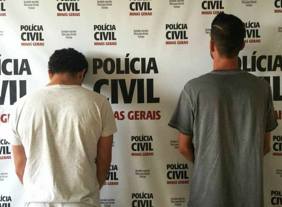 Suspeitos de tráfico de drogas foram presos pela Polícia Civil em Cataguases (Foto: Policia Civil/Divulgação)