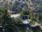 Beverly Hills avalia multa para quem encher piscina em meio a seca