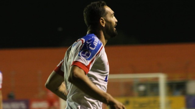 Gilberto comemora gol do Bahia sobre o Guabirá-BOL