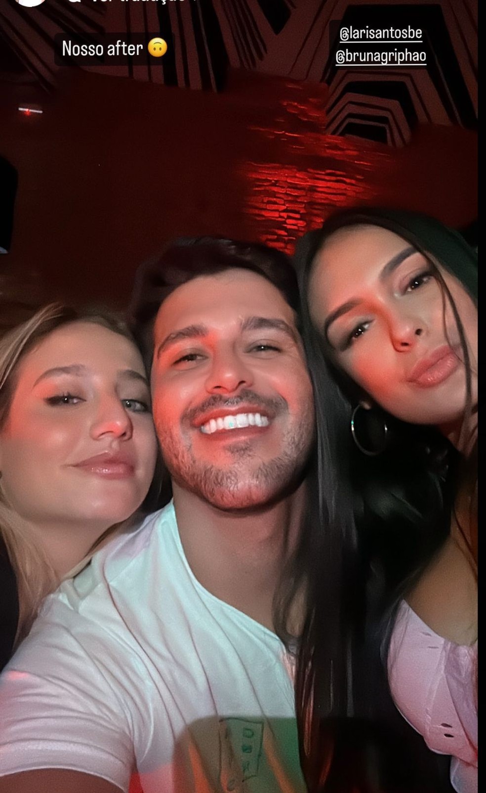 Rodrigo Mussi com Larissa e Bruna Griph&atilde;o no S&atilde;o Jo&atilde;o da Thay &mdash; Foto: Instagram