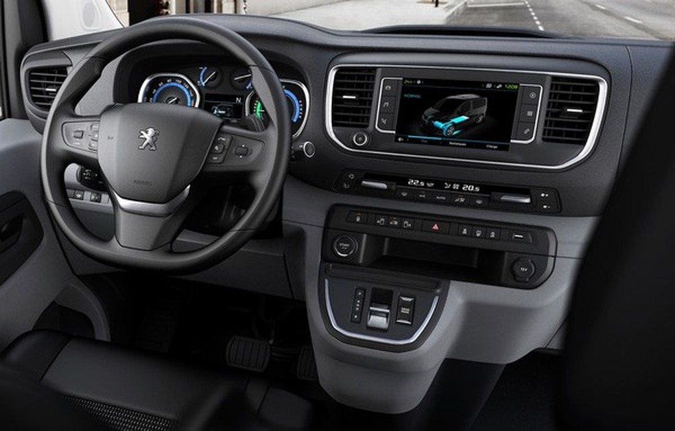 Pacote de equipamentos é amplo e pode incluir ar-condicionado digital de duas zonas e frenagem autônoma de emergência. — Foto: Divulgação/Peugeot